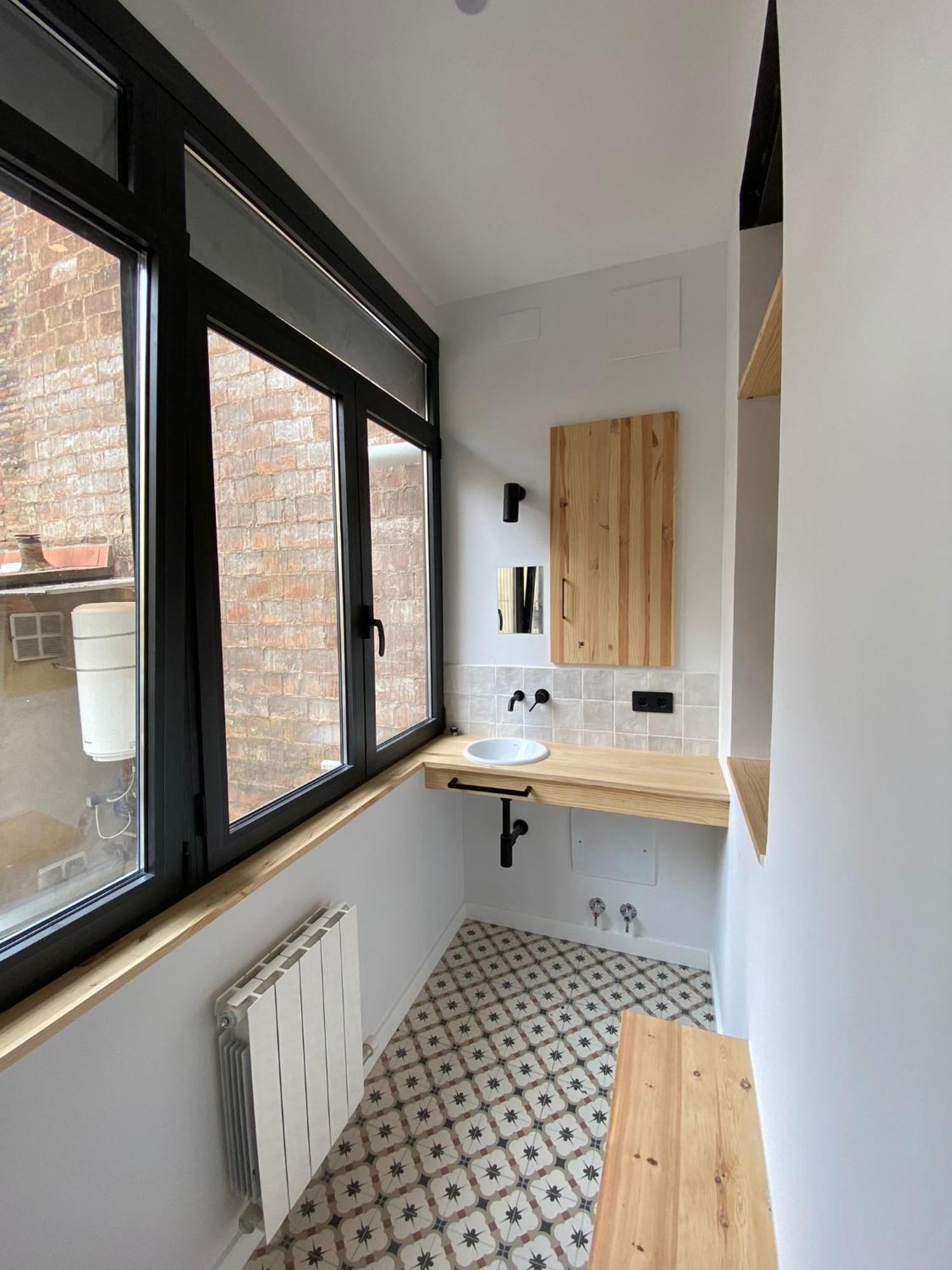 Apartament Poble Sec Charming Apartment *
